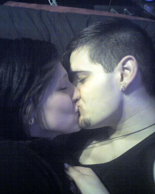 <img500*625:stuff/Kiss_Kiss.jpg>
