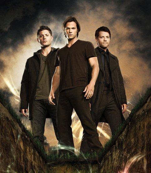 <img0*553:stuff/Two_Badasses_%26_An_Angel.jpg>